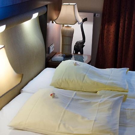 Royal Inn Кёльн Экстерьер фото
