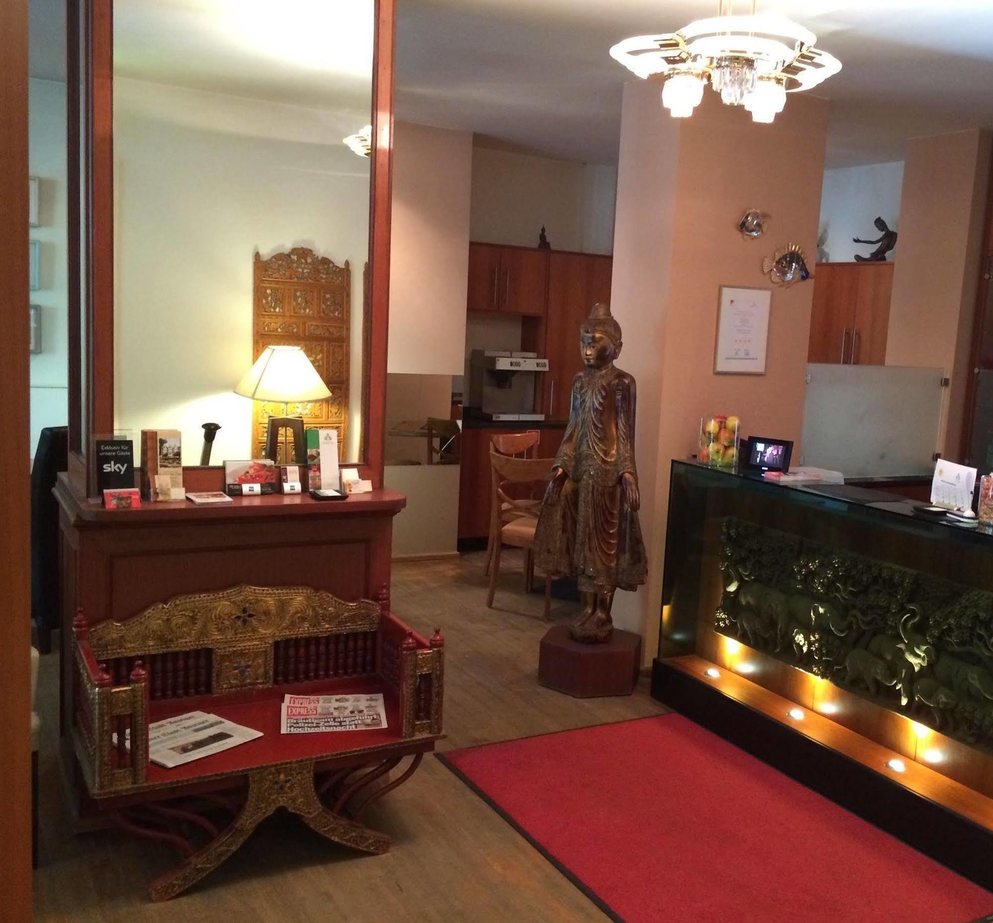 Royal Inn Кёльн Экстерьер фото