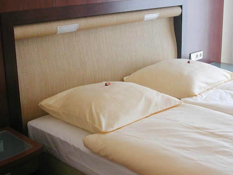 Royal Inn Кёльн Экстерьер фото
